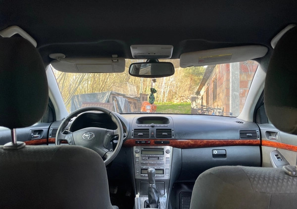 Toyota Avensis cena 5000 przebieg: 430000, rok produkcji 2004 z Karczew małe 121